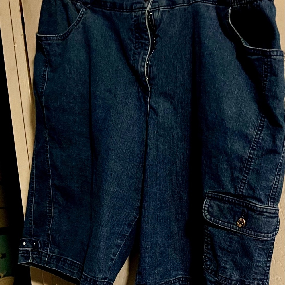 Alison Daley Walking shorts (Bermuda)